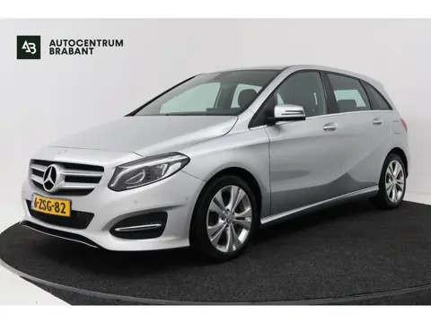 Mercedes-Benz B-klasse 180 Ambition (NAVIGATIE, CRUISE CONTROL, PARKEERSENSOREN)