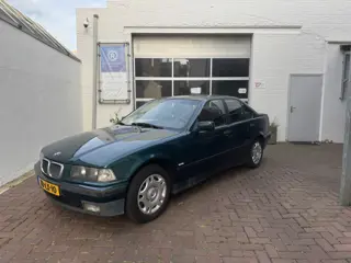 BMW 3-serie 316i Edition Clima/Mistlampen/PDC/Trekhaak