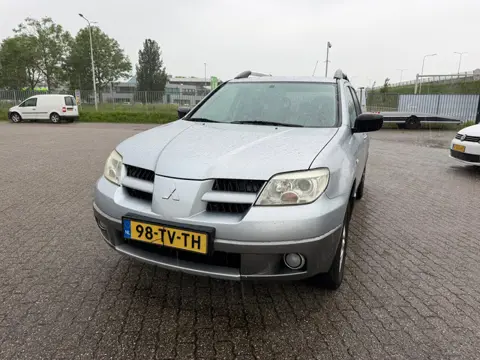 Mitsubishi Outlander Sport 2.0 Invite+