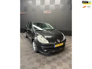 Renault Clio 1.2-16V Rip Curl | Pano | Airco | Nieuwe APK |