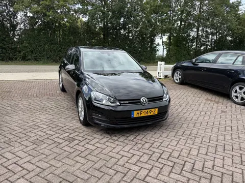 Volkswagen Golf 1.0 TSI Comfortline CRUISE NAVI CLIMA PDC V+A
