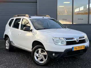 Dacia Duster 1.6 Lauréate 2wd 2e Eigenaar,Airco,Bluetooth,Elek ramen voor,Trekhaak,N.A.P,Nieuwe Apk 