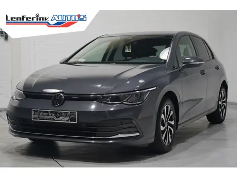 Volkswagen Golf 2.0 TDI Life Navi PDC v+a Stoel-/stuurverwarming Apple Carplay Adaptive cruise