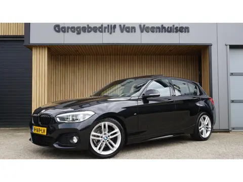 BMW 1-serie 118i 136PK M Sport Shadow Line 5Drs Schuif/Kanteldak 18inch LM LED Navi Stoelverwarming 