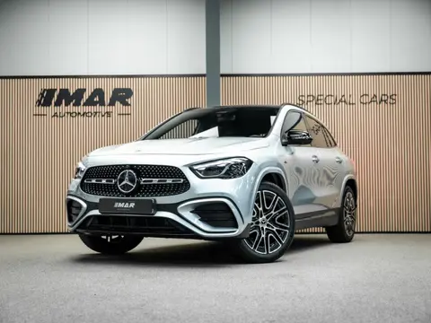 Mercedes-Benz GLA-klasse 250 e Business Solution AMG | AMG uitgevoerd | Trekhaak | Pano | Stoelverwa