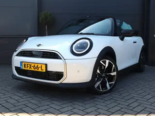 MINI Cabrio 2.0 Cooper C Favoured | HUD | Camera | Carplay | Leer | Stoel en Stuurverwarming | 18 In