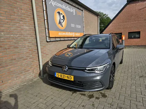 Volkswagen Golf Variant 1.0 eTSI Life Business (bj 2023)