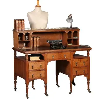 Art &amp; Crafts bureau ca. 1890 met opzet deel en open vakken