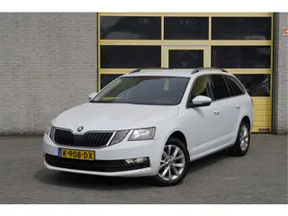 Škoda Octavia Combi 1.5 TSI 150PK! Automaat Business Edition BJ2020 Lmv 16" | Led | Pdc | Trekhaak |