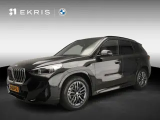 BMW X1 sDrive18i | M-Sportpakket | LED | Leder | HUD | Active cruise | Panoramadak | Trekhaak | Elek