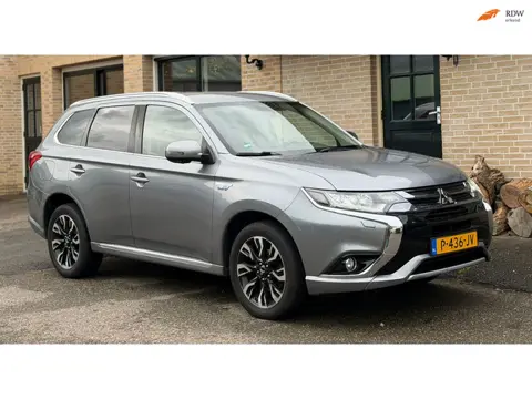 Mitsubishi Outlander 2.0 PHEV Edition X-Line|CAM |KEYLESS|TREKHAAK