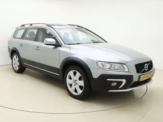 Volvo XC70 2.0 FWD Polar+ | Trekhaak | Schuif kantel dak | Elektrische stoelen + memory | Stoelverwa