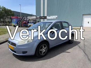 Fiat Grande Punto 1.4-16V Dynamic 5-Deurs 6-Bak 96 PK. Goed rijdende inruilauto met nieuwe APK !!!
