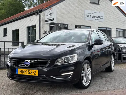 Volvo V60 2.4 D6 AWD Plug-In Hybrid R-Design keurig!