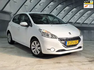Peugeot 208 1.2 Blue Lease 5D Airco -- navigatie