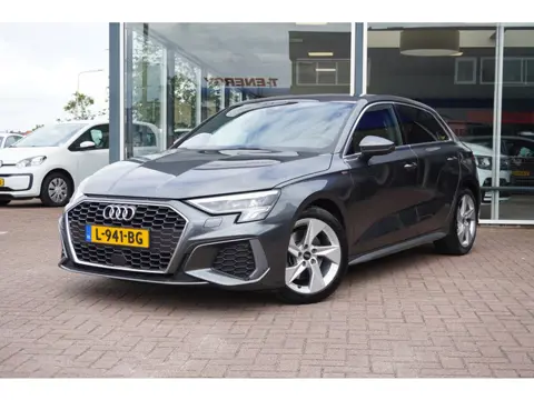 Audi A3 Sportback 35 TFSI S edition Automaat | Airco | Carplay | Vol opties | Dealer auto | Elek. pa