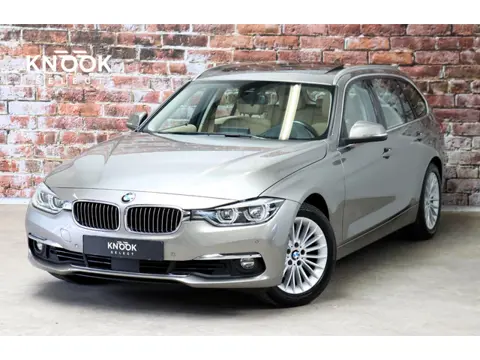 BMW 3-serie Touring 320i High Executive Luxury Line Automaat / Navigatiesysteem Professional / Panor