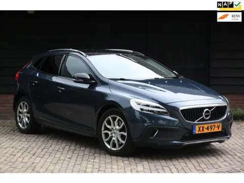 Volvo V40 Cross Country 1.5 T3 Polar+ Luxury Panorama/Camera/Leer/Parkeersensor v,a/Trekhaak