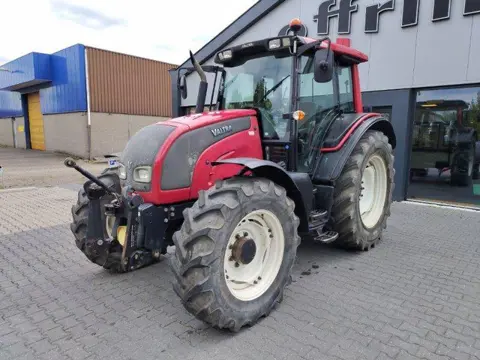 Valtra N 121 HT (bj 2008)
