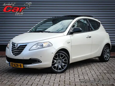 Lancia Ypsilon 0.9 TwinAir Platinum | Clima | Cruise | Half Leer | Panoramadak | Pdc | Lichtmetaal |