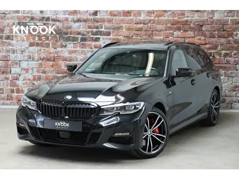 BMW 3-serie Touring 330e Business Edition Plus M Sport Pakket Automaat / Navigatiesysteem Profession