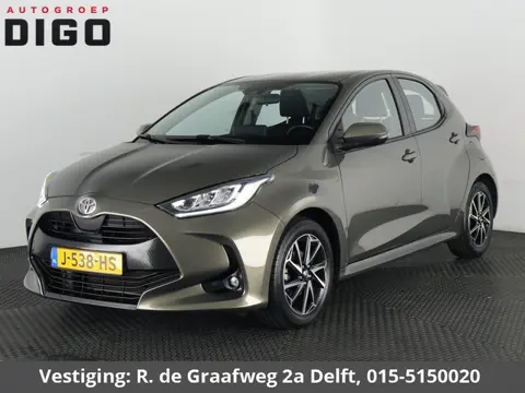 Toyota Yaris 1.5 VVT-i First Edition | Navigatie | Camera | Lichtmetalen velgen |