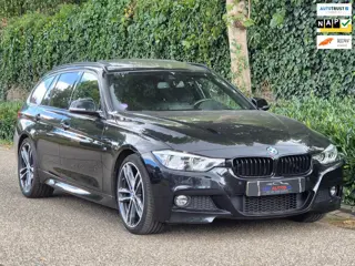 BMW 3-serie Touring 320i M Sport Edition Panorama Apple CarPlay Camera Head UP Hifi 19inch NAP NL