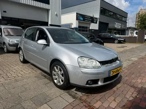 Volkswagen Golf 1.6 Trendline 5 DEURS