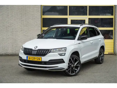 Škoda Karoq 1.5 TSI ACT 150PK! Automaat Sportline Business BJ2020 Lmv 19" | Led V+A | Pdc | Keyless 