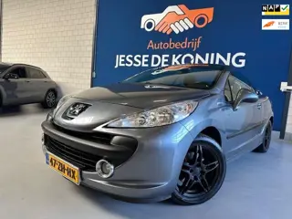 Peugeot 207 CC 1.6 VTi / cabriolet/hardtop/ bj.2008 / kleur: grijs / NAP met 109428 km.en APK tot 02