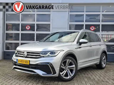 Volkswagen Tiguan 1.5 TSI R-Line | Navigatie/Android/Apple Carplay | LM Velgen 19" | Elektrisch Glaz