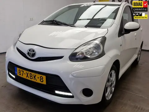 Toyota Aygo 1.0 VVT-i Aspiration UNIEKE KM ! MET GARANTIE ! AIRCO !