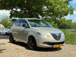 Lancia Ypsilon 0.9 TwinAir Platinum | Airco + Navi nu € 4.450,-!!