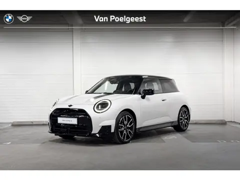 MINI Cooper 3-deurs Electric Cooper SE | John Cooper Works uitvoering | Pakket M | 18" JCW Lap Spoke