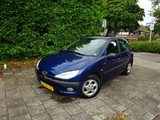 Peugeot 206 1.4 Roland Garros AUTOMAAT MET JAAR APK AIRCO