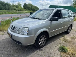 Kia Carens 2.0 CVVT M-bition