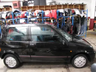 Fiat Cinquecento Zwart Plaatwerk Sloopauto inkoop Den haag