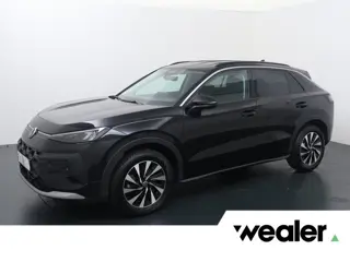Volkswagen T-Roc 1.5 eTSI Life First Edition | 116 PK | Automaat | Trekhaak | Adaptive Cruise Contro