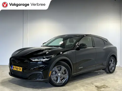 Ford Mustang Mach-E RWD 75 kWh | Navigatie/Android/Apple Carplay | LM Velgen 18" | Voorstoelen/Stuur