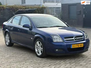 Opel Vectra GTS 2.2-16V Elegance LEES TEKST