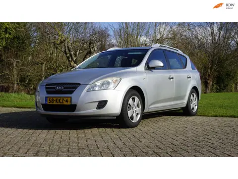 Kia Cee'd Sporty Wagon 1.4 CVVT X-tra