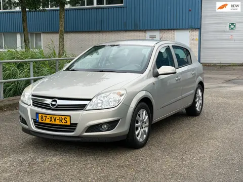 Opel Astra 1.8 Temptation Airco! 1e Eigenaar! 81.600 KM NAP! 1 jaar APK!