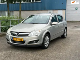 Opel Astra 1.8 Temptation Airco! 1e Eigenaar! 81.600 KM NAP! 1 jaar APK!