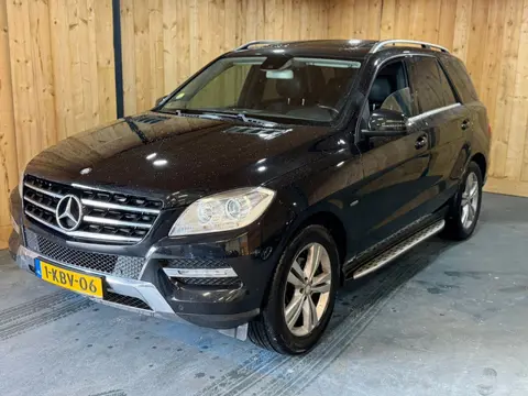 Mercedes M-klasse ML350 BlueTEC 2012 Zwart Schuifdak Luchtvering