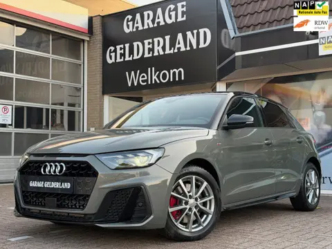 Audi A1 Sportback S-Line 210pk | Virtual | Leder/Alcantara | Camera | Apple | Cruise | Climate | Ful