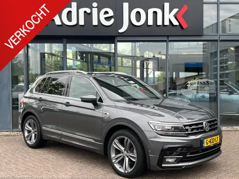 Volkswagen Tiguan 1.5 TSI ACT Highline Business R | AUTOMAAT |WEGKLAPBARE TREKHAAK | PANO DAK | 19 I