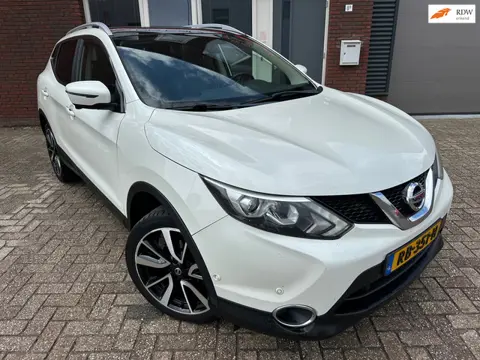 Nissan Qashqai 1.2 Tekna / Pano / Leder / Navi / Camera / PDC / LED / NAP