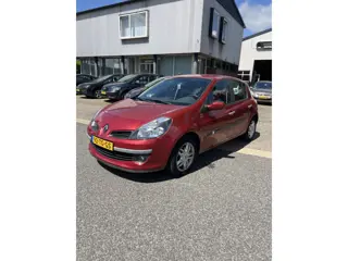 Renault Clio 1.4-16V Dynamique Luxe 5Deurs,Airco. Prijs is zo mee Apk 25-09-2026(evt nieuwe Apk tege