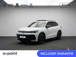 Volkswagen Tiguan 1.5 eHybrid R-Line Edition 272 pk Automaat (DSG) | Navigatie | Panoramadak | Parke