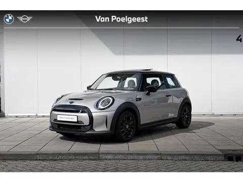 MINI Electric Camden 16 Inch / Stoelverwarming / Glazen Schuifdak / Warmte pomp / Harman Kardon / Le